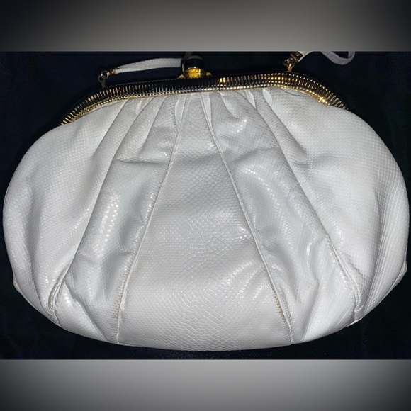 Judith Leiber Vintage white Leather Lion Clutch with 3” gold metal comb - Picture 13 of 13